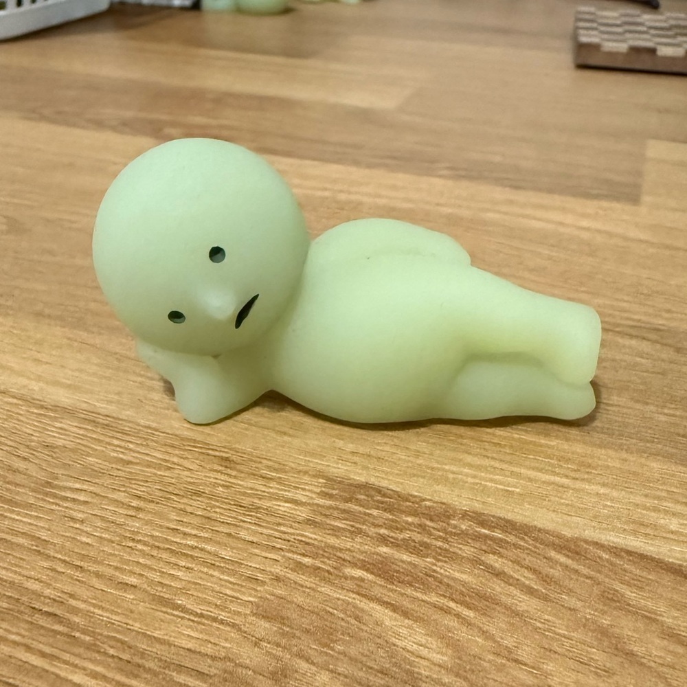 Smiski- laying down